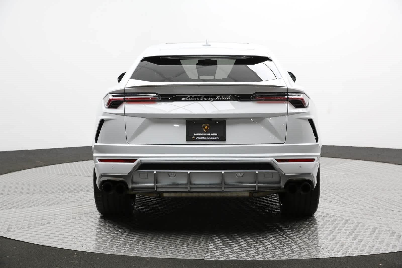 2021 Lamborghini Urus BASE